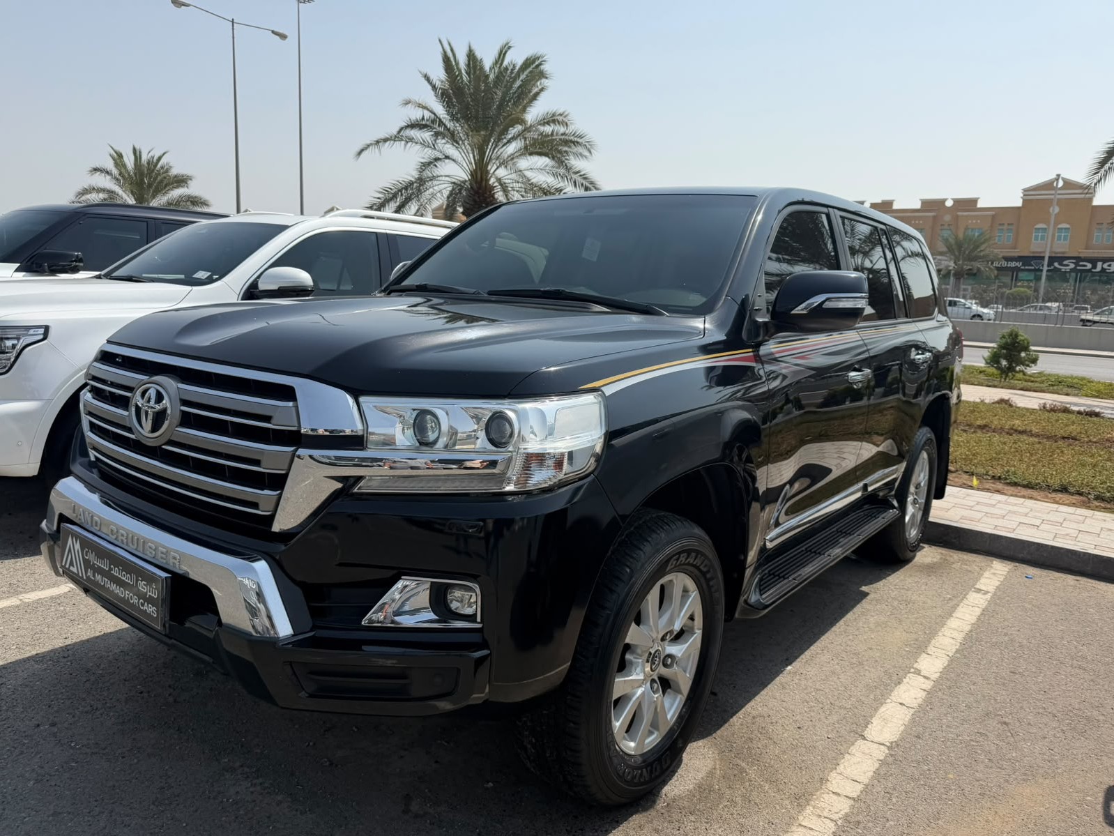 Toyota Land Cruiser GXR v8 2017 - Image 3