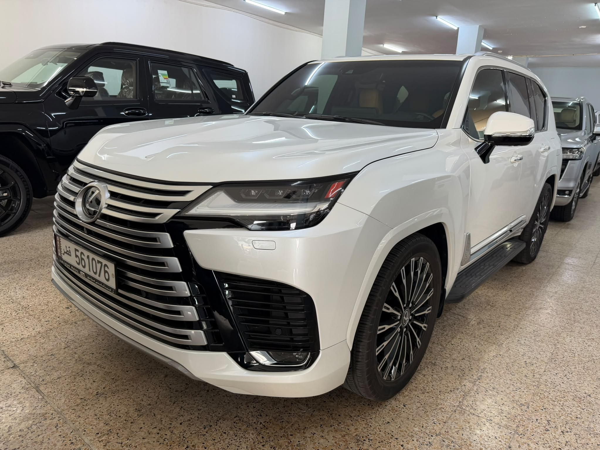 Lexus LX 600 Luxury  2024 - Image 2