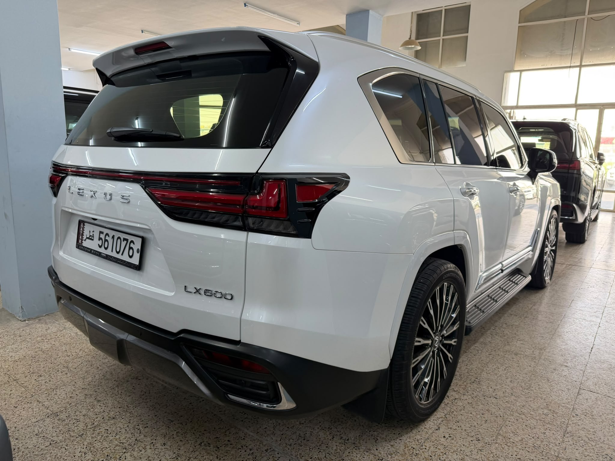 Lexus LX 600 Luxury  2024 - Image 4