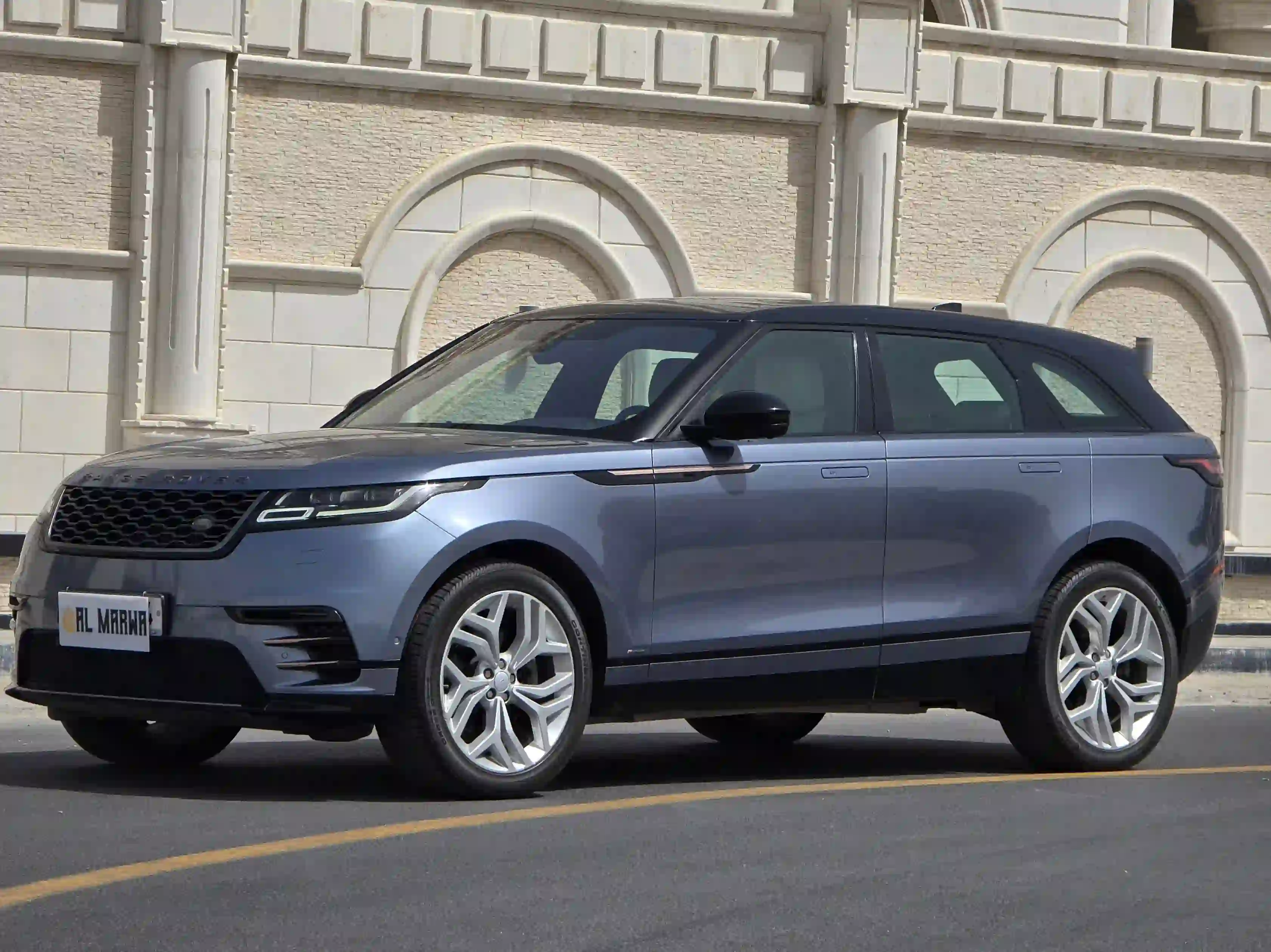 Land Rover Range Rover Velar R-Dynamic 2018 - Image 2