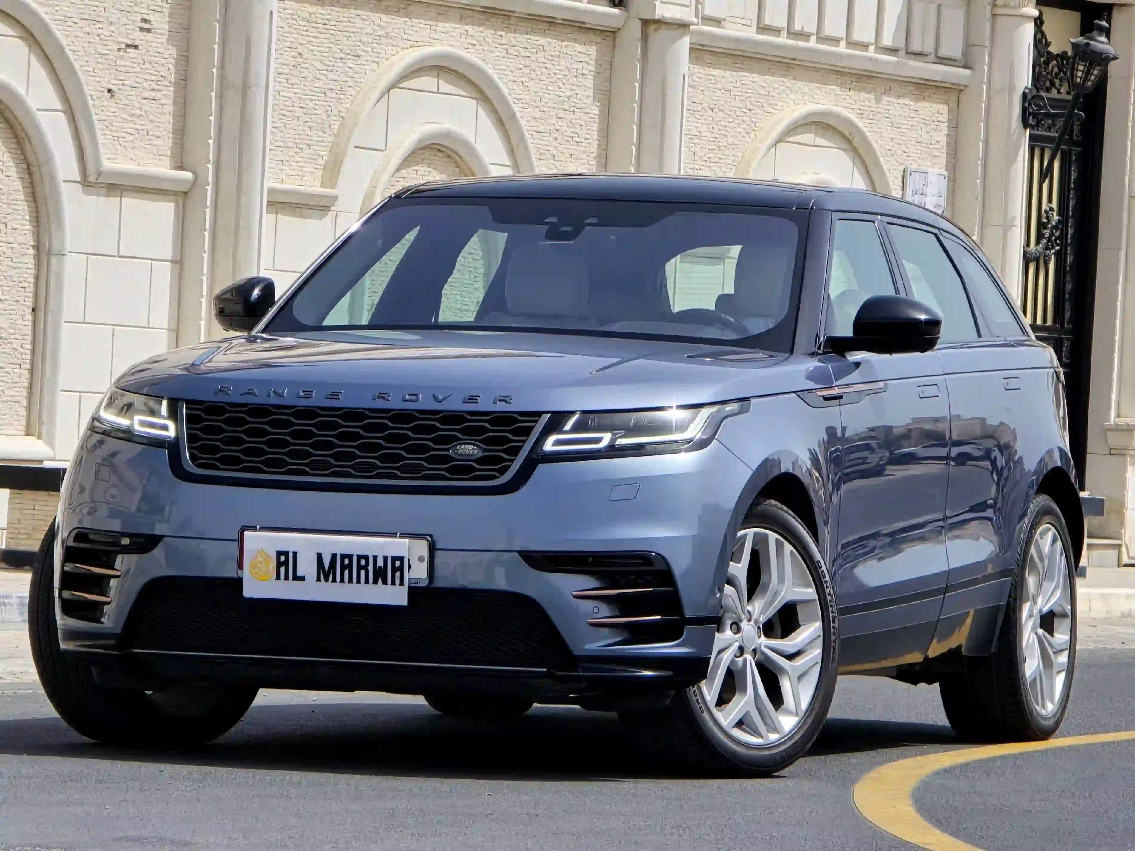 Land Rover Range Rover Velar R-Dynamic 2018 - Image 3