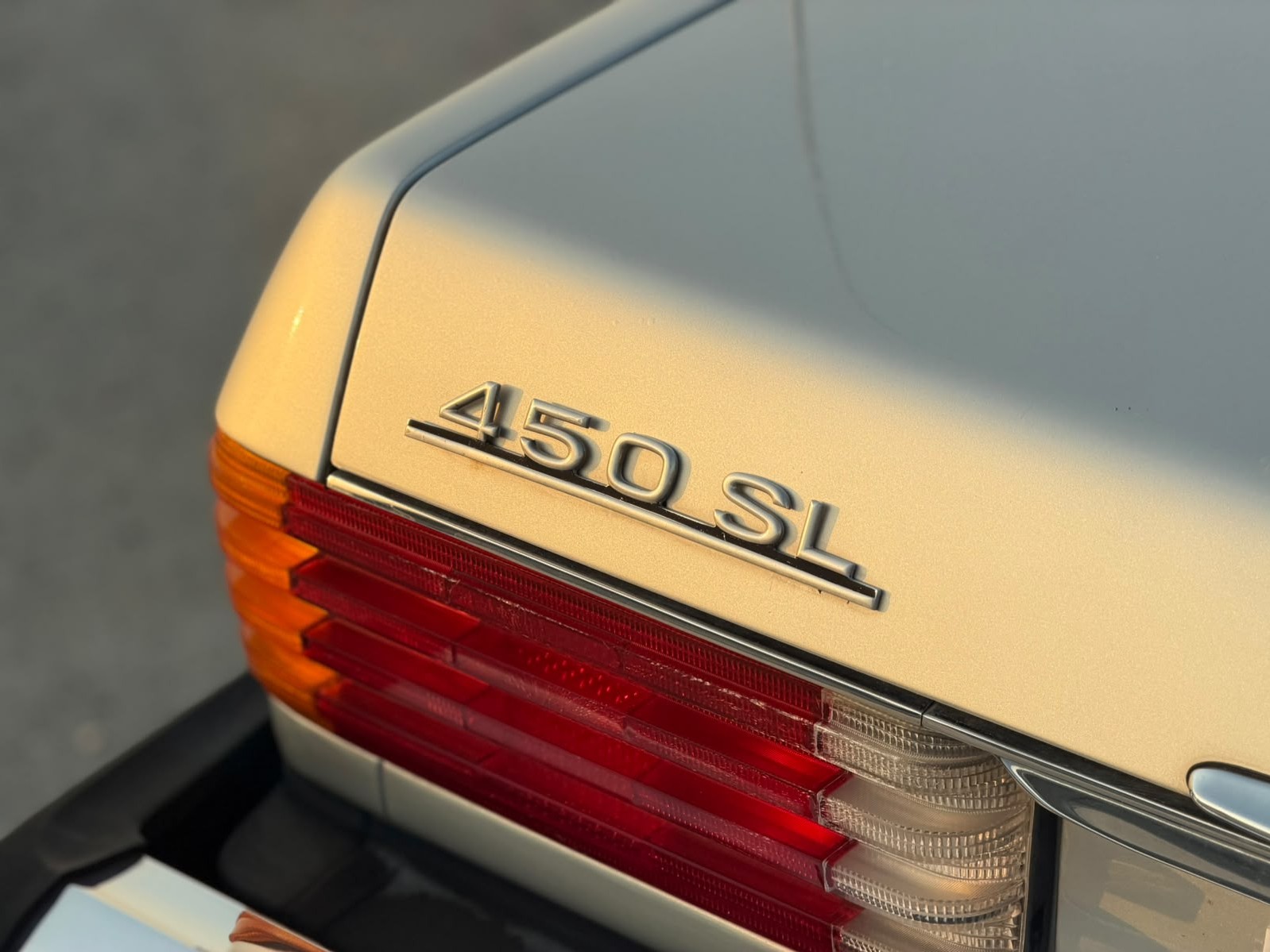 Mercedes-Benz SL-Class 450 1975 - Image 4