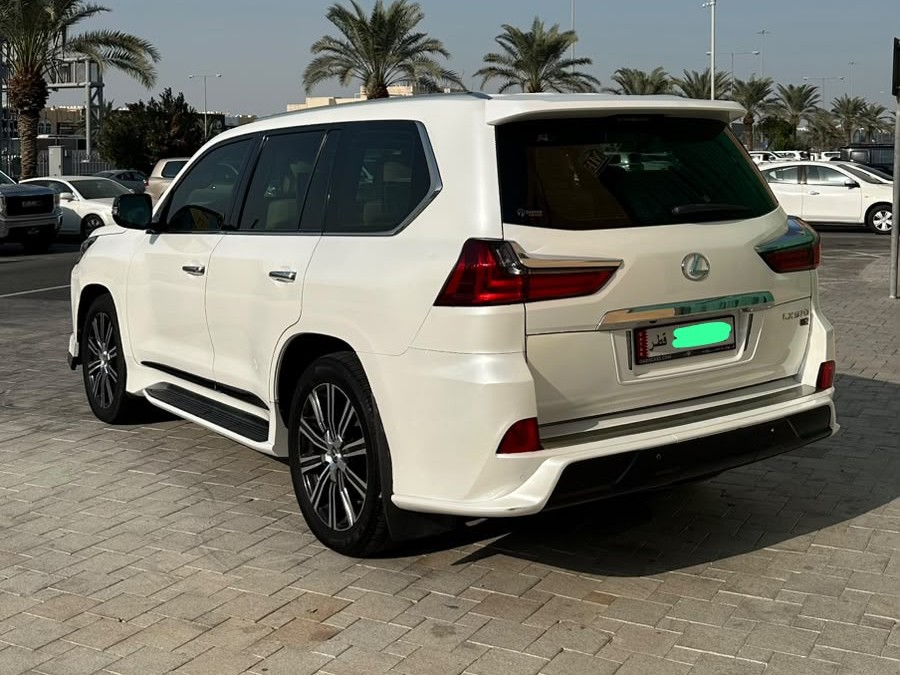 Lexus LX 570 S 2016 - Image 2