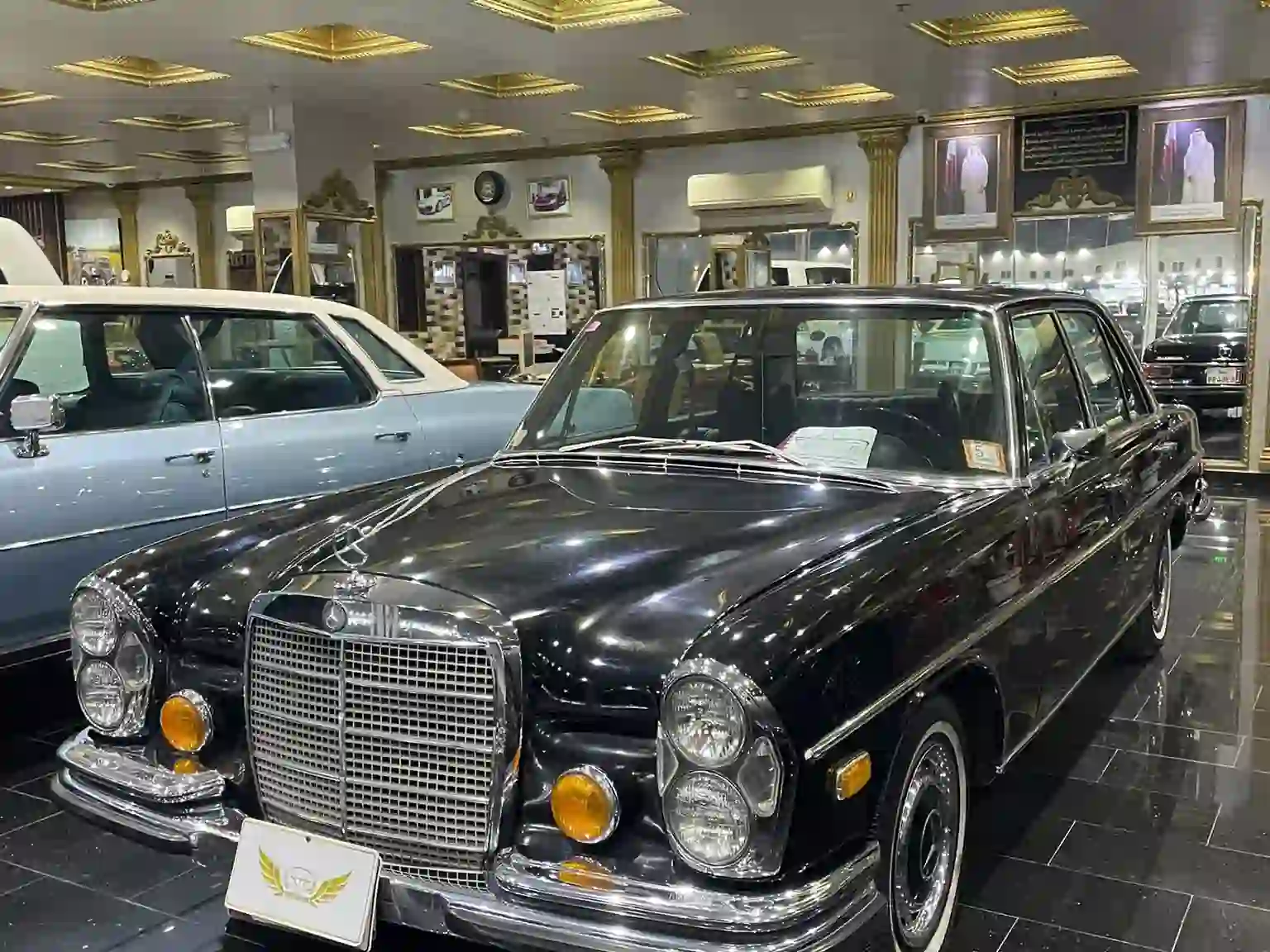 Mercedes-Benz S-Class Sedan 280 1971 - Image 1