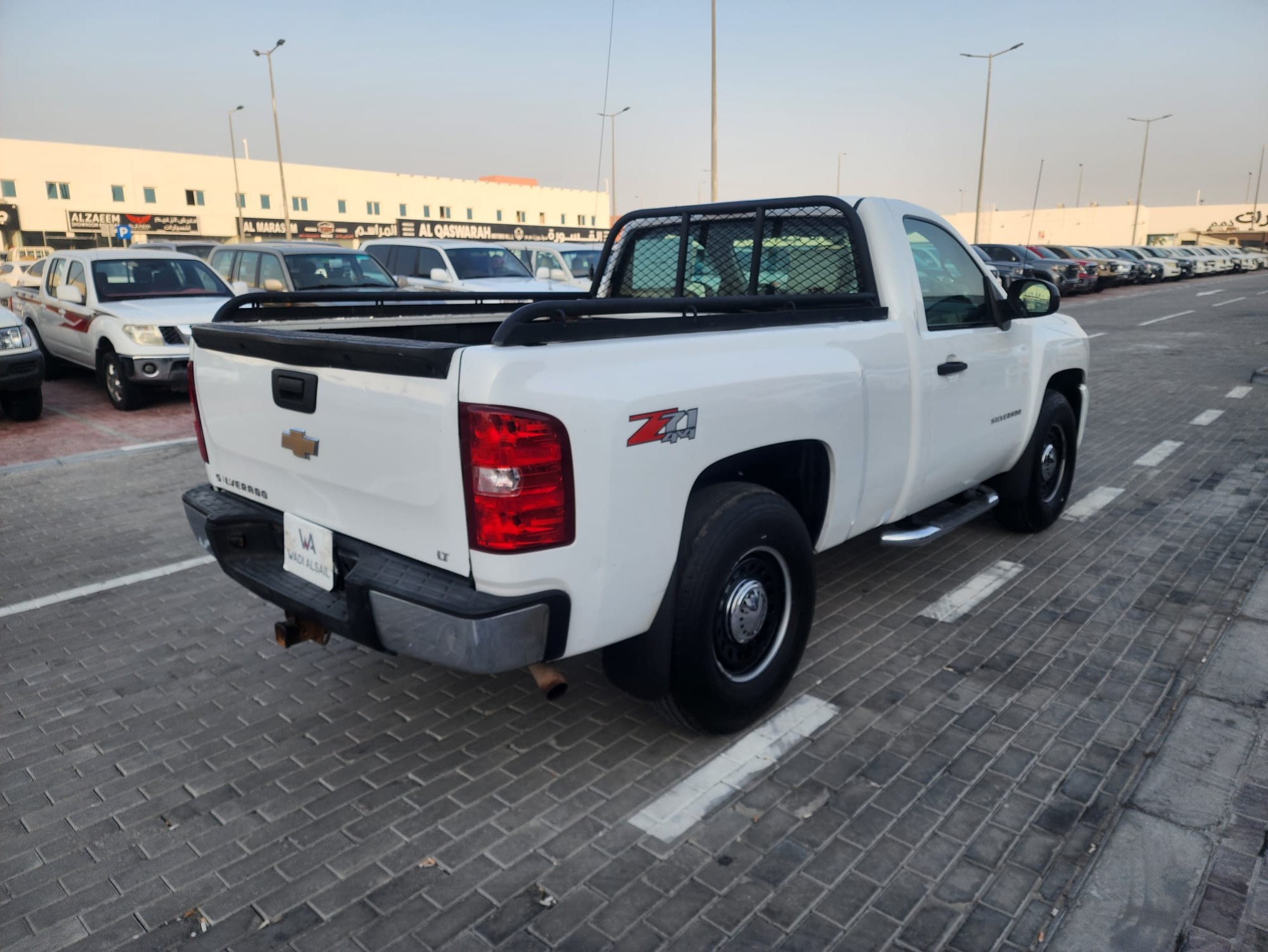 Chevrolet Silverado 2010 - Image 2