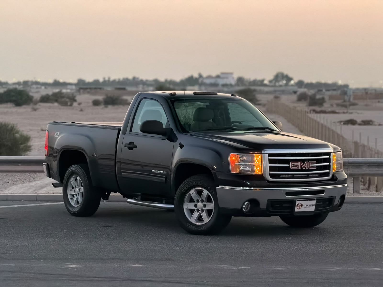 GMC Sierra 2013 - Image 2