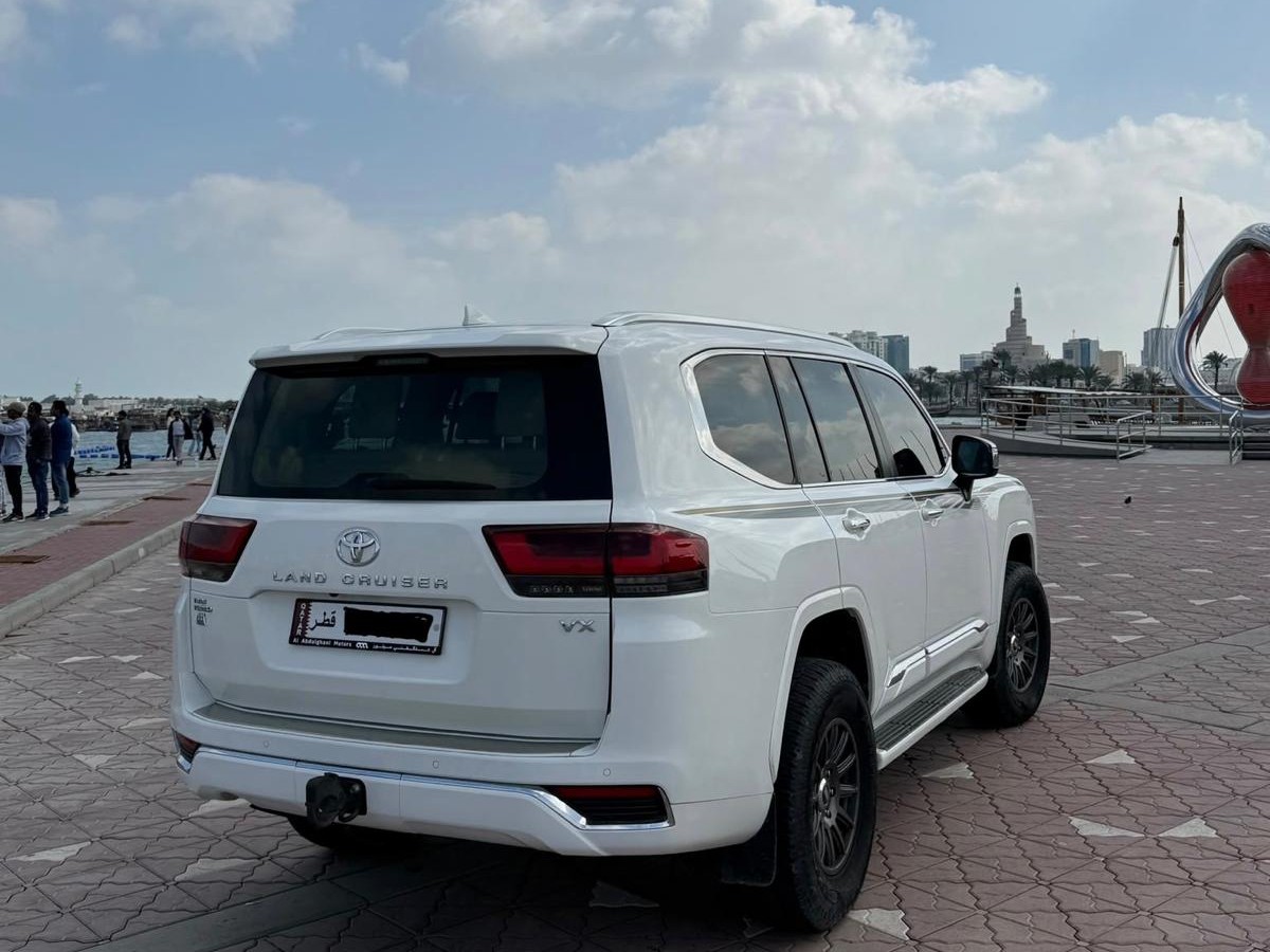 Toyota Land Cruiser VX 2023 - Image 2