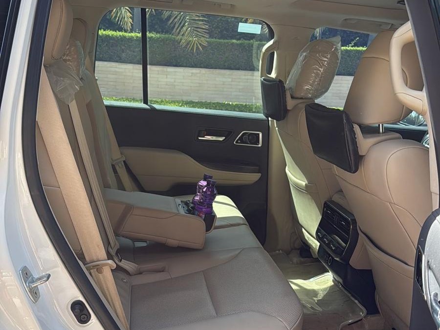 Toyota Land Cruiser VX 2023 - Image 4
