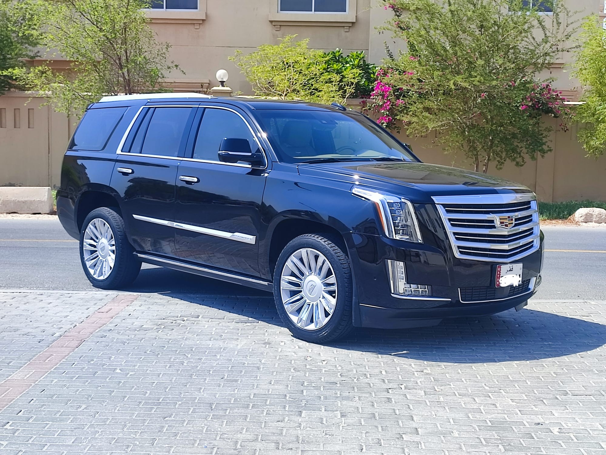 Cadillac Escalade Platinum 2019 - Image 2
