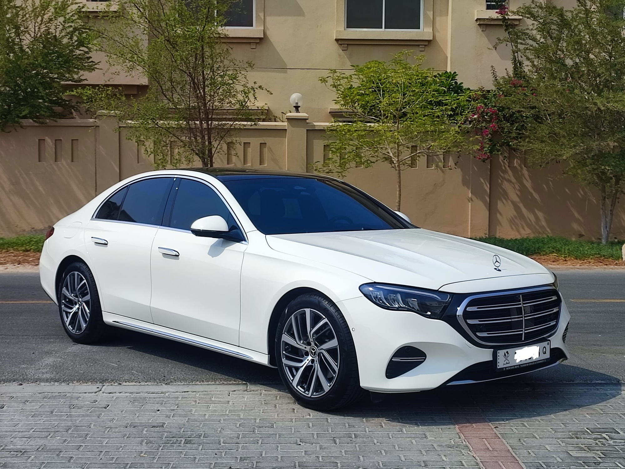 Mercedes-Benz E-Class Sedan 200 2026 - Image 1