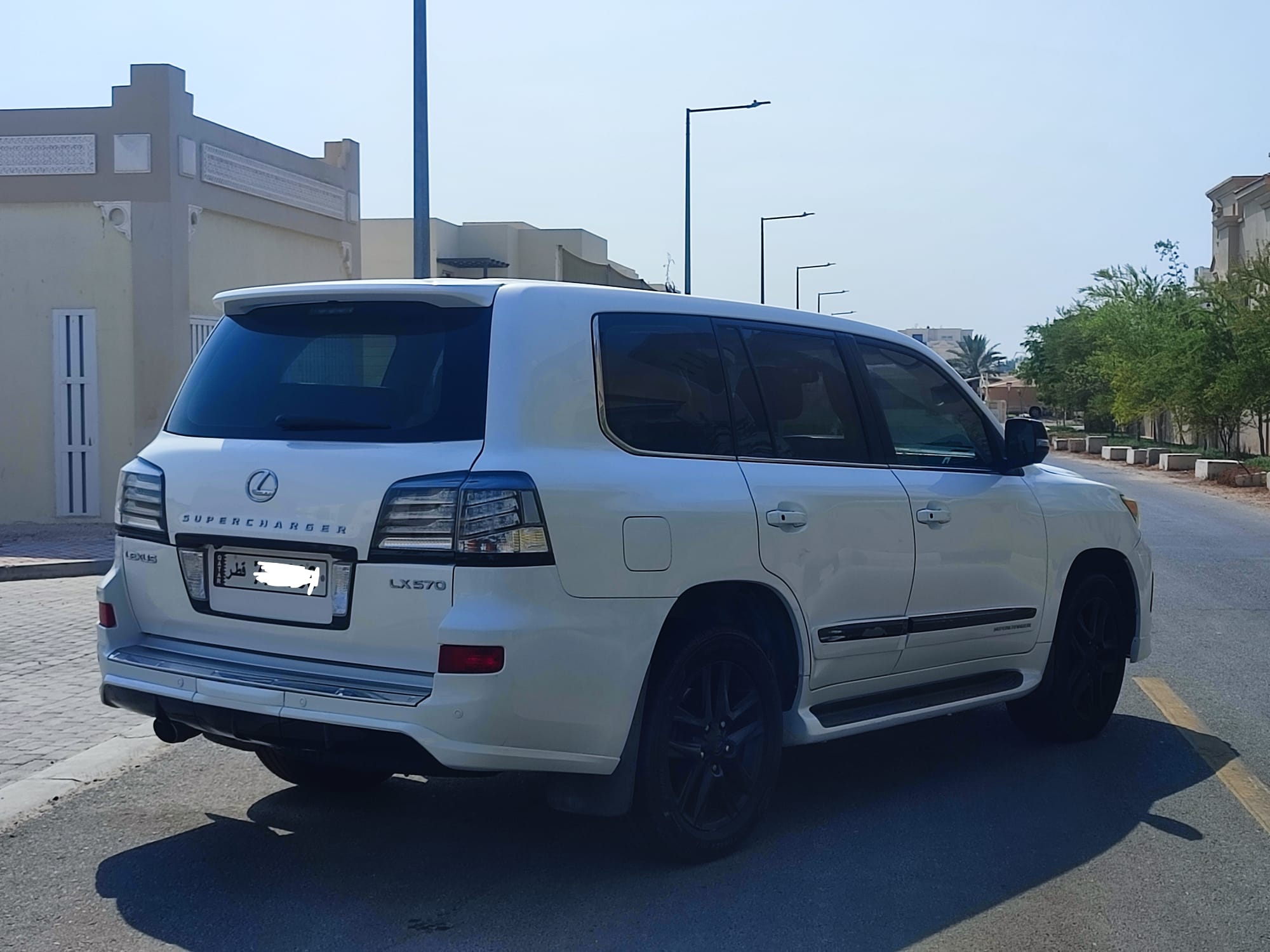 Lexus LX 570 S 2013 - Image 4
