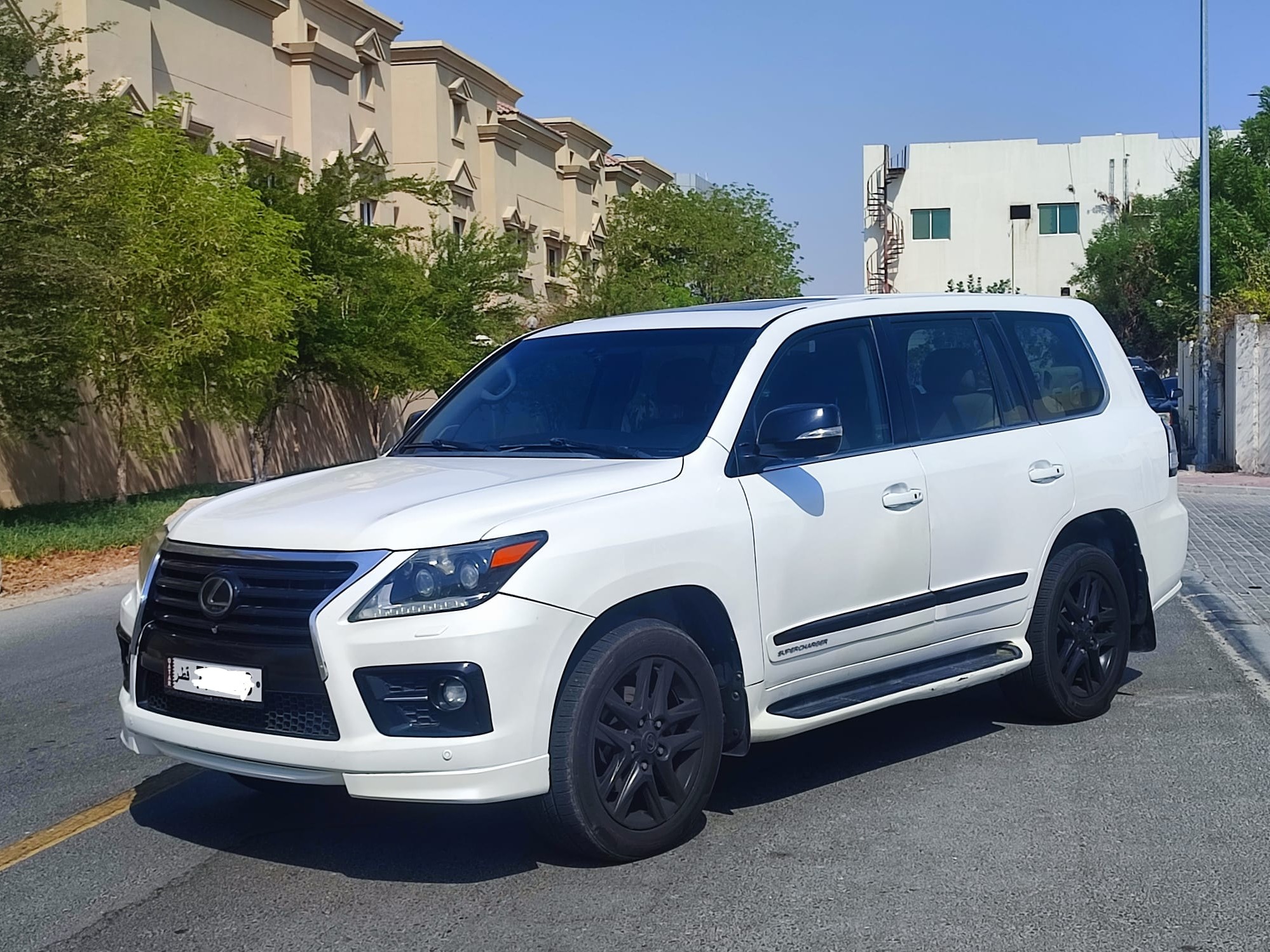 Lexus LX 570 S 2013 - Image 3