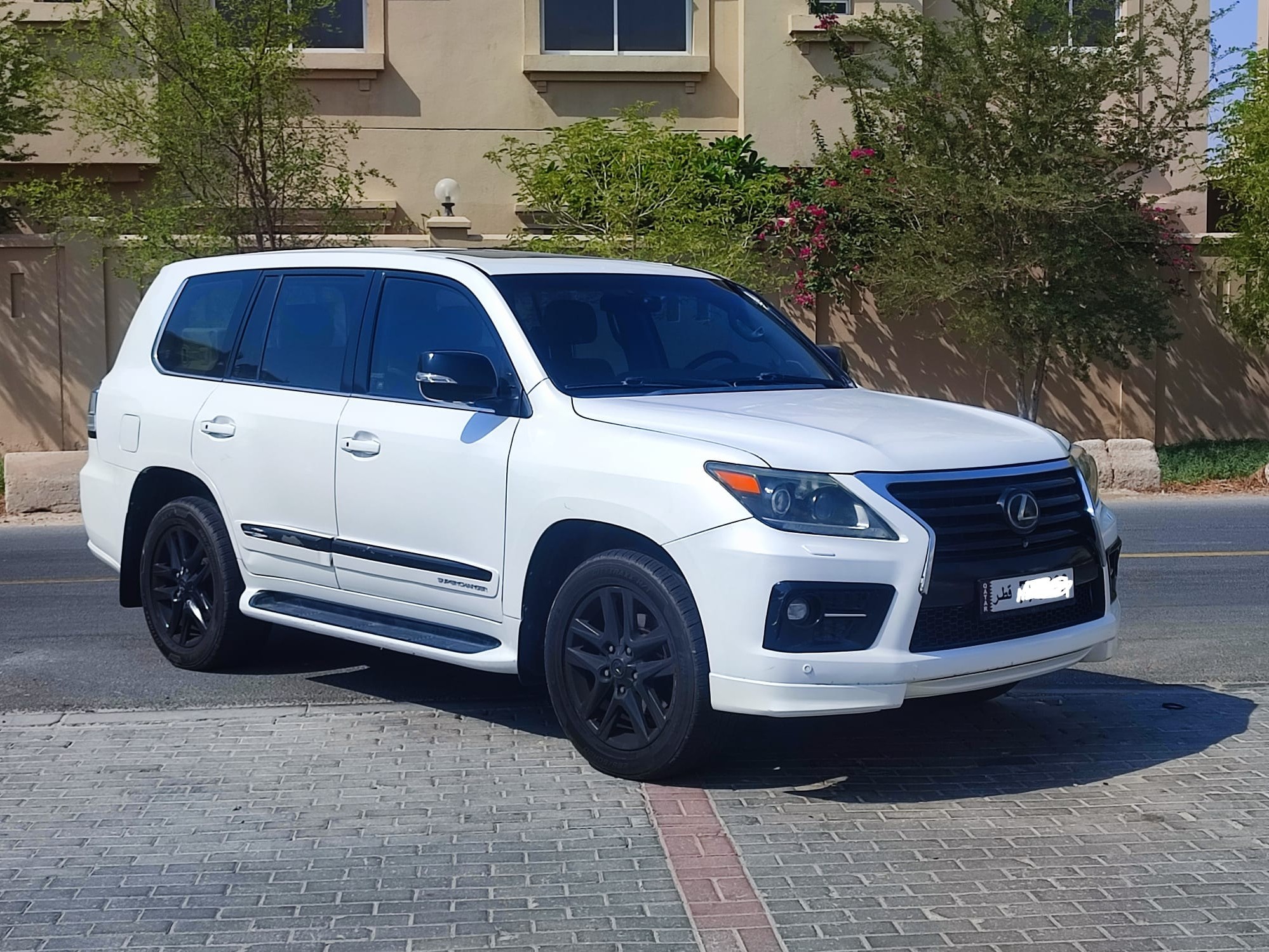 Lexus LX 570 S 2013 - Image 1