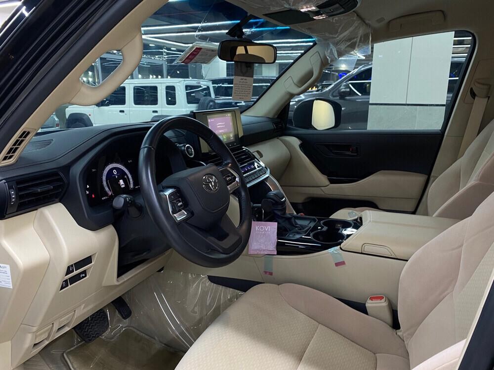 Toyota Land Cruiser GX 2025 - Image 3