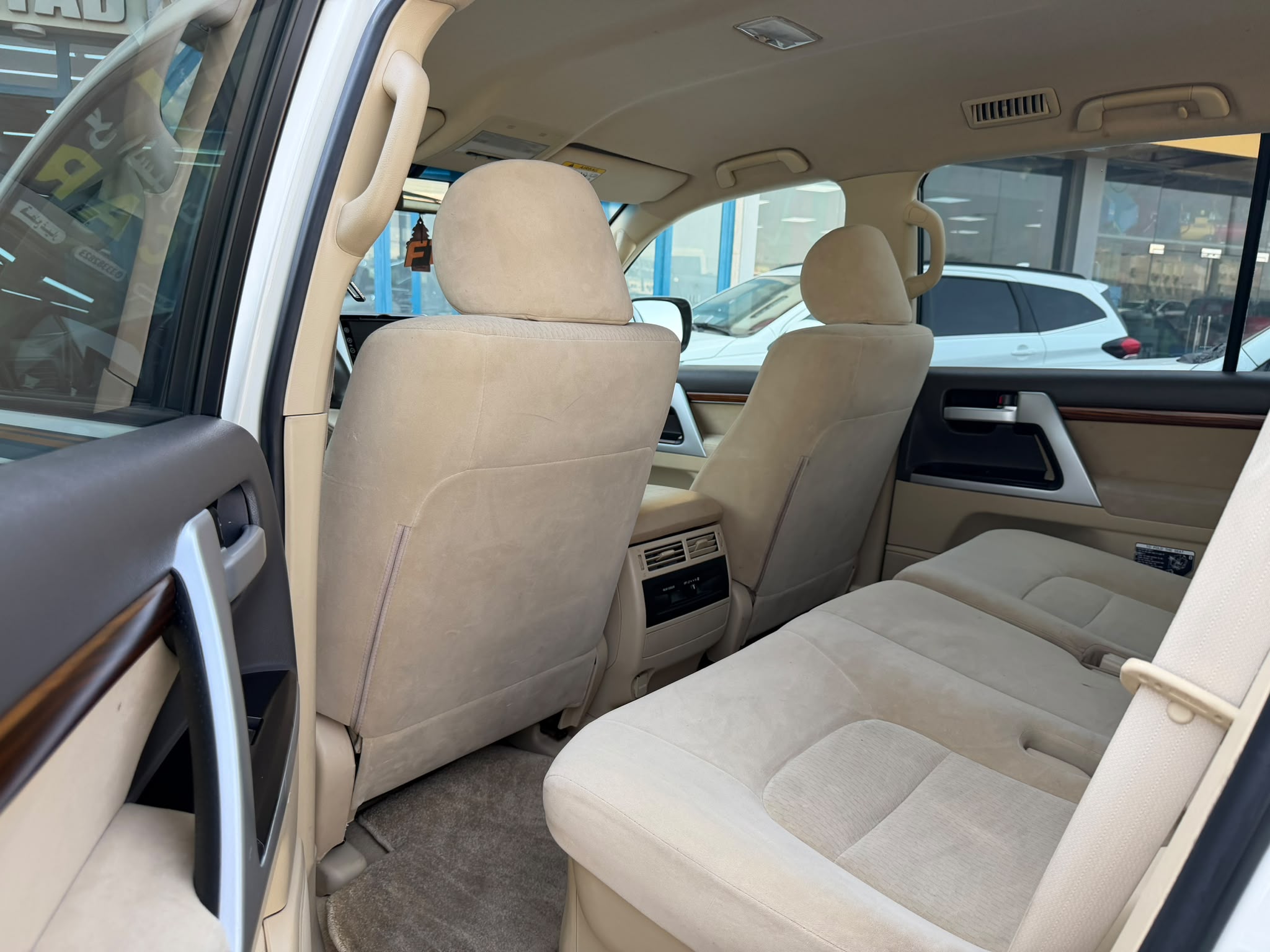 تويوتا لاند كروزر جي اكس ار v8 2016 - Image 4