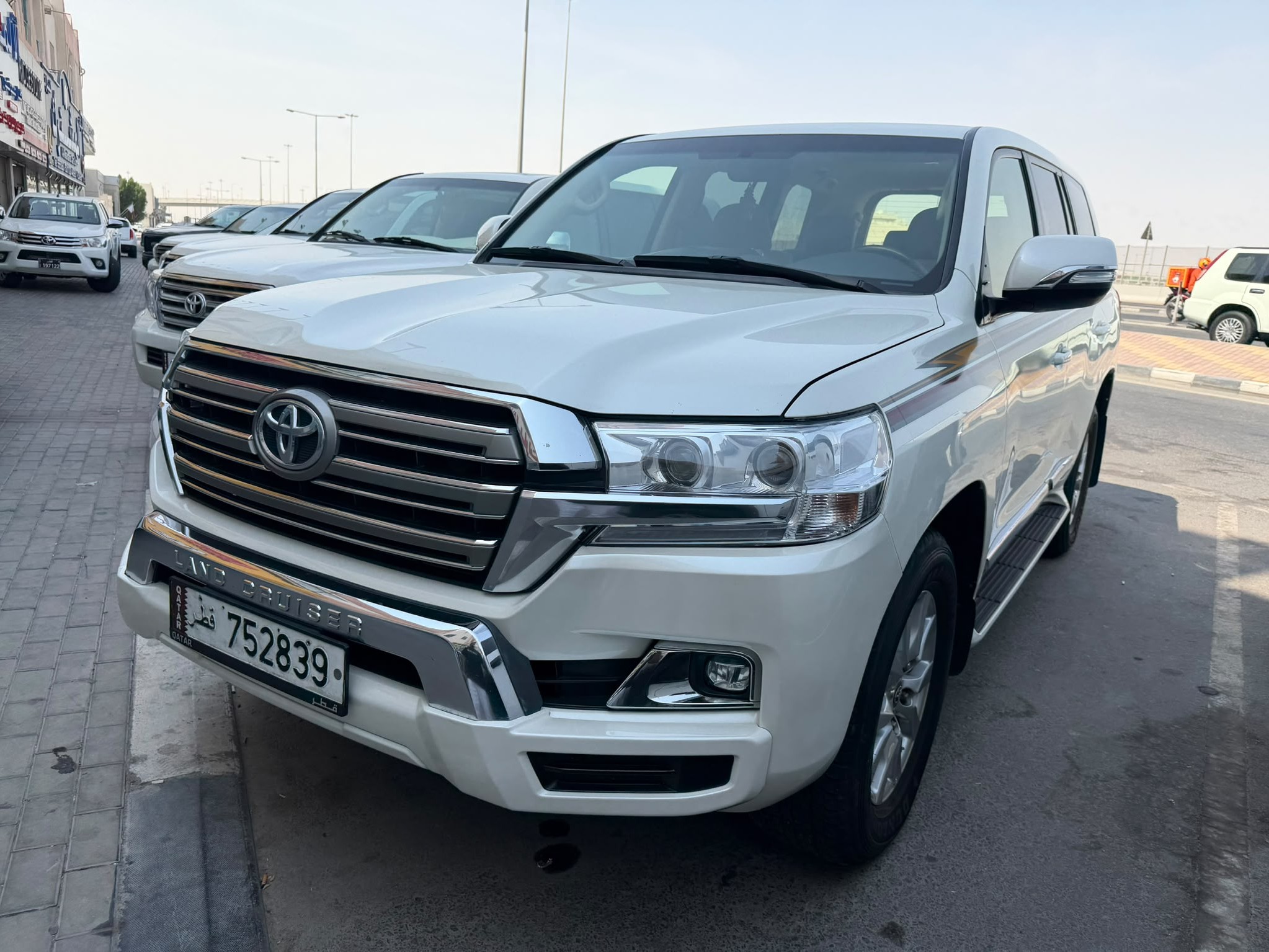 تويوتا لاند كروزر جي اكس ار v8 2016 - Image 3