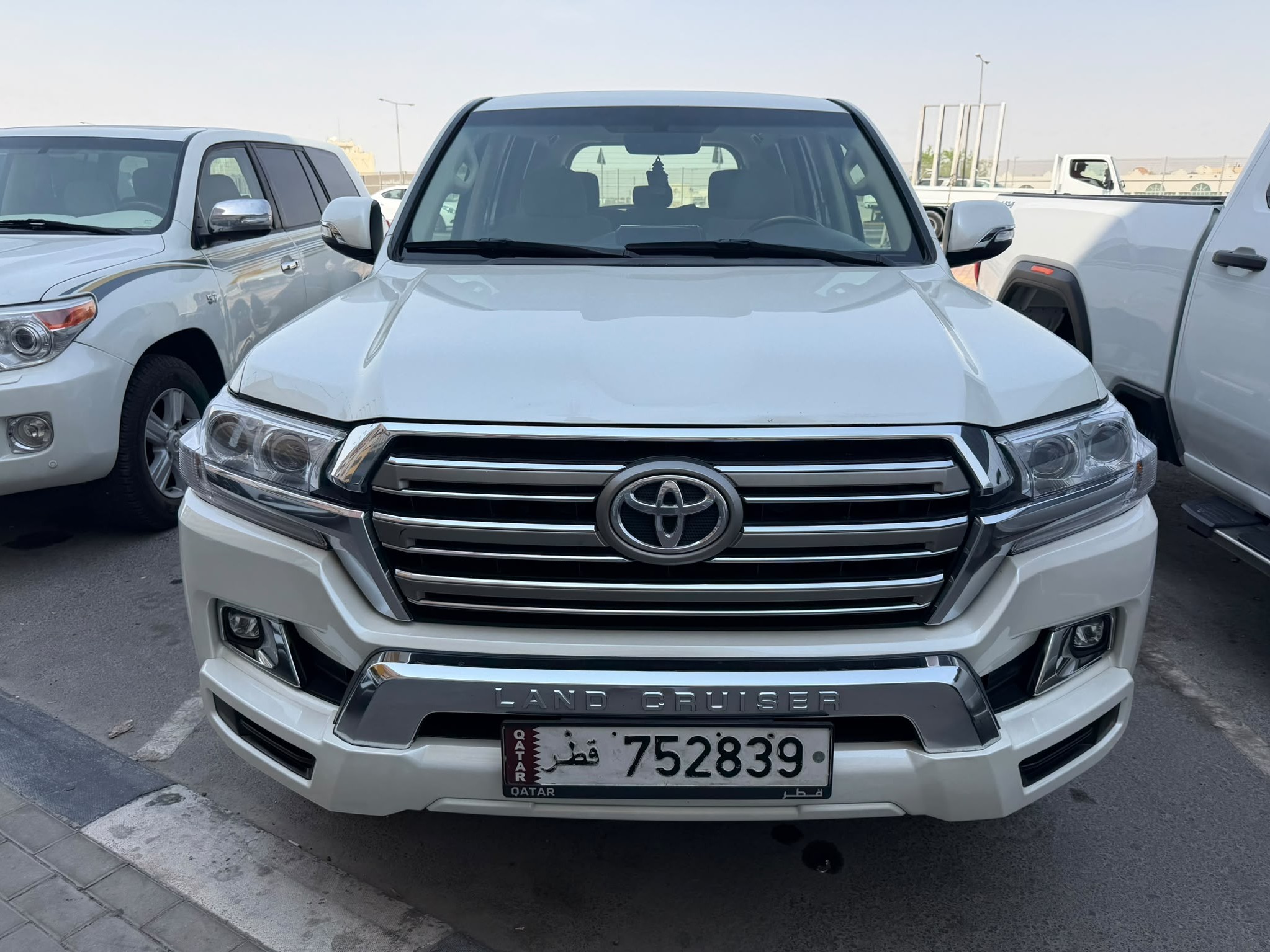 تويوتا لاند كروزر جي اكس ار v8 2016 - Image 2