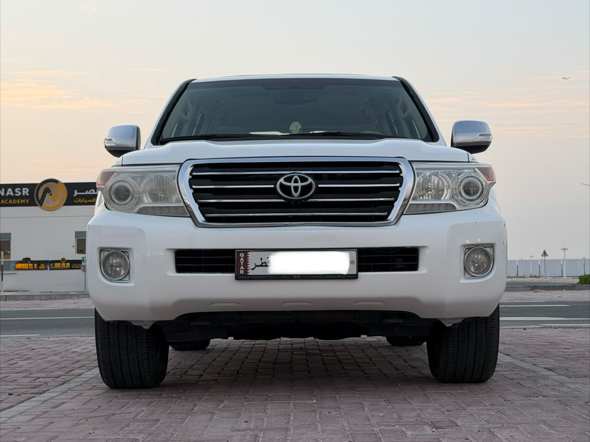 تويوتا لاند كروزر جي اكس ار v8 2015 - Image 2