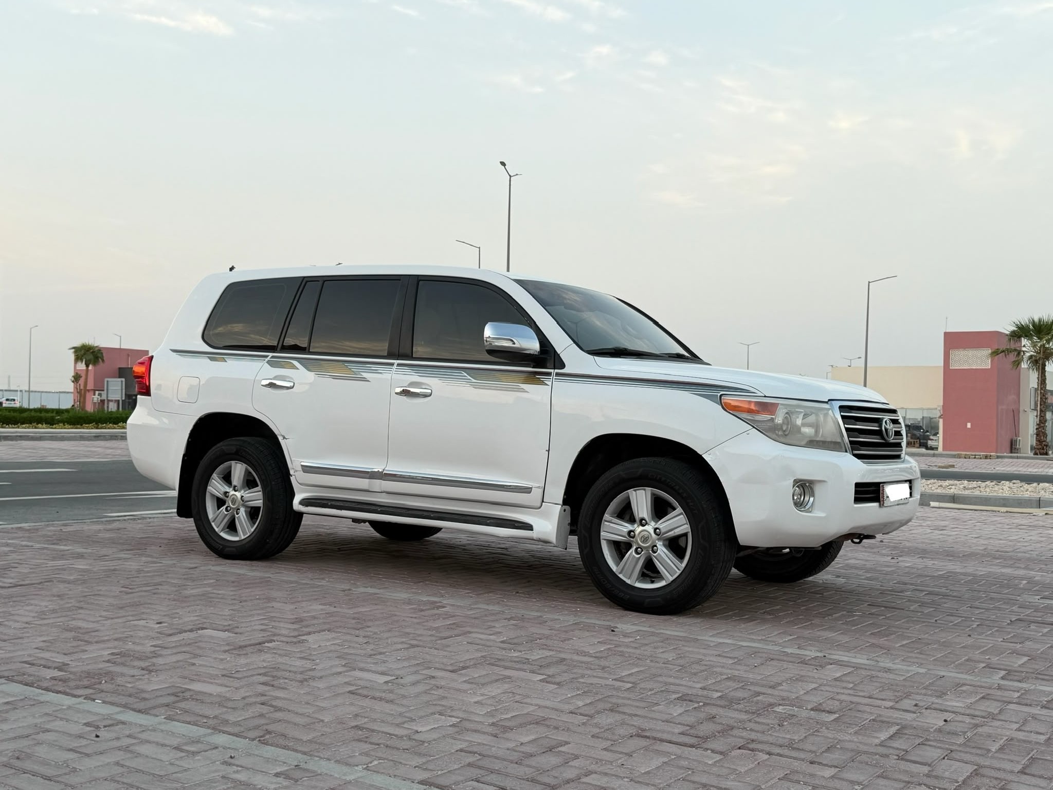 تويوتا لاند كروزر جي اكس ار v8 2014 - Image 1