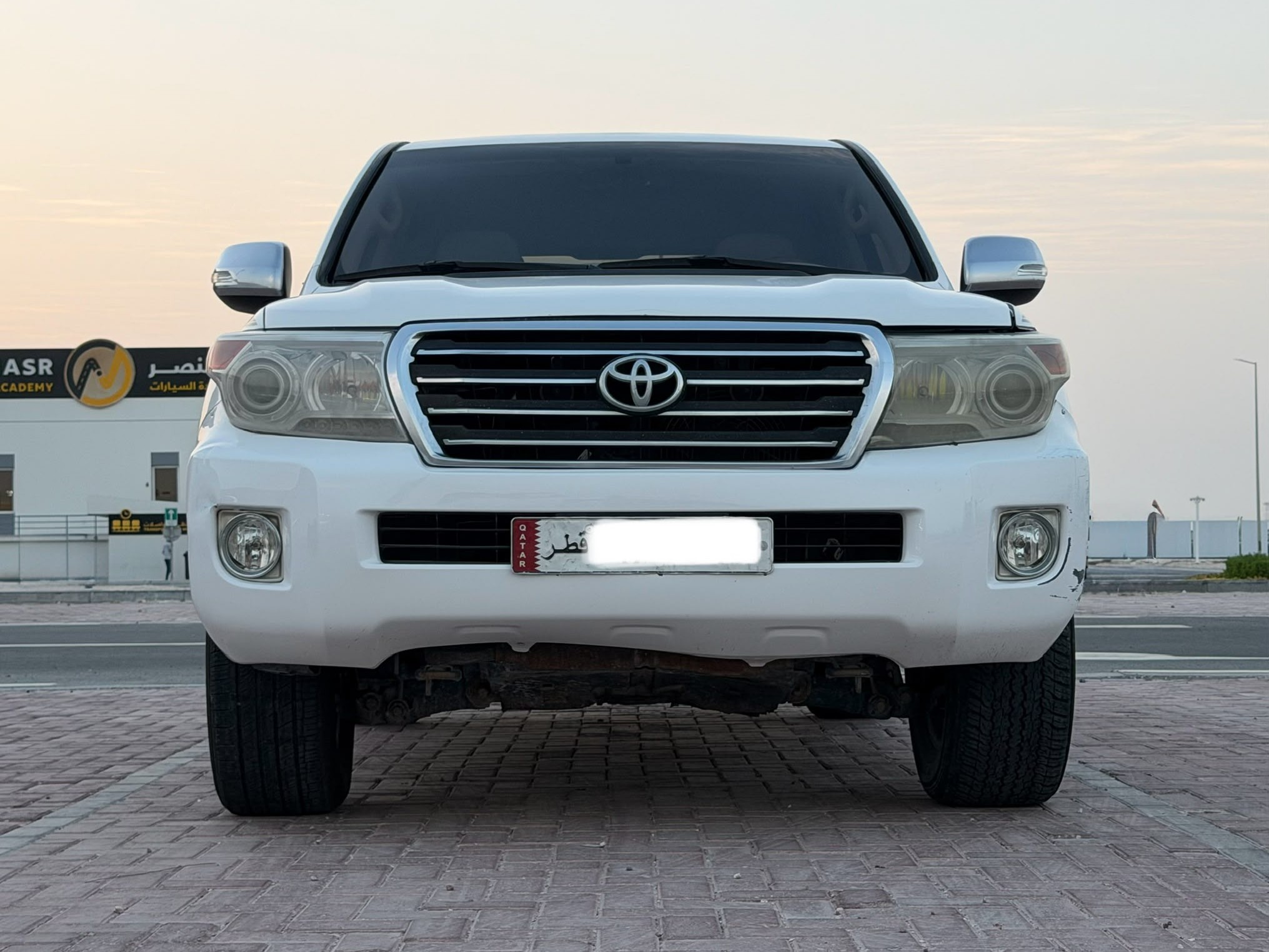 تويوتا لاند كروزر جي اكس ار v8 2014 - Image 2