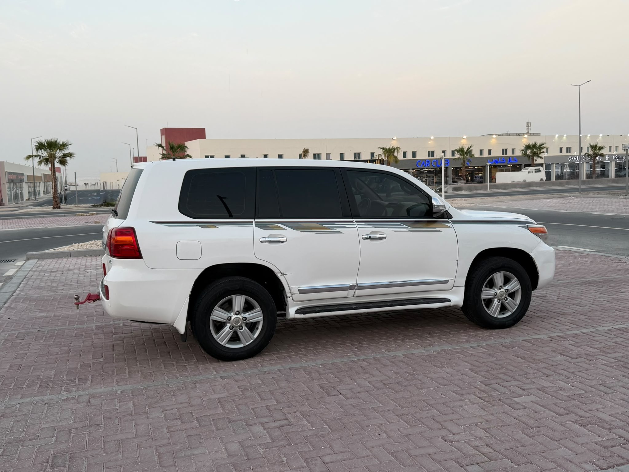 تويوتا لاند كروزر جي اكس ار v8 2014 - Image 3