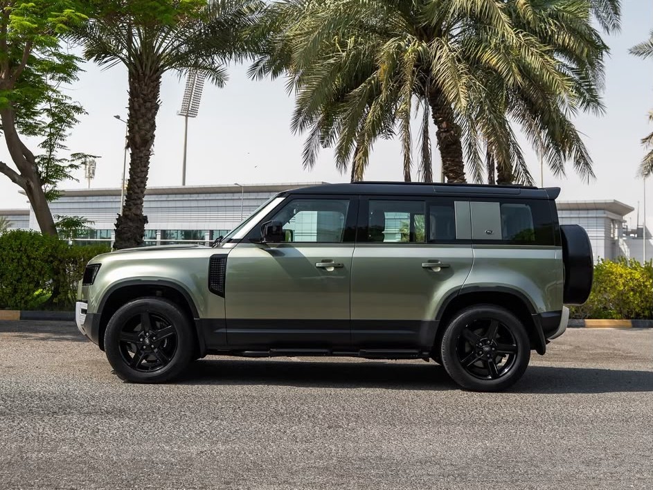 Land Rover Defender 2020 - Image 3