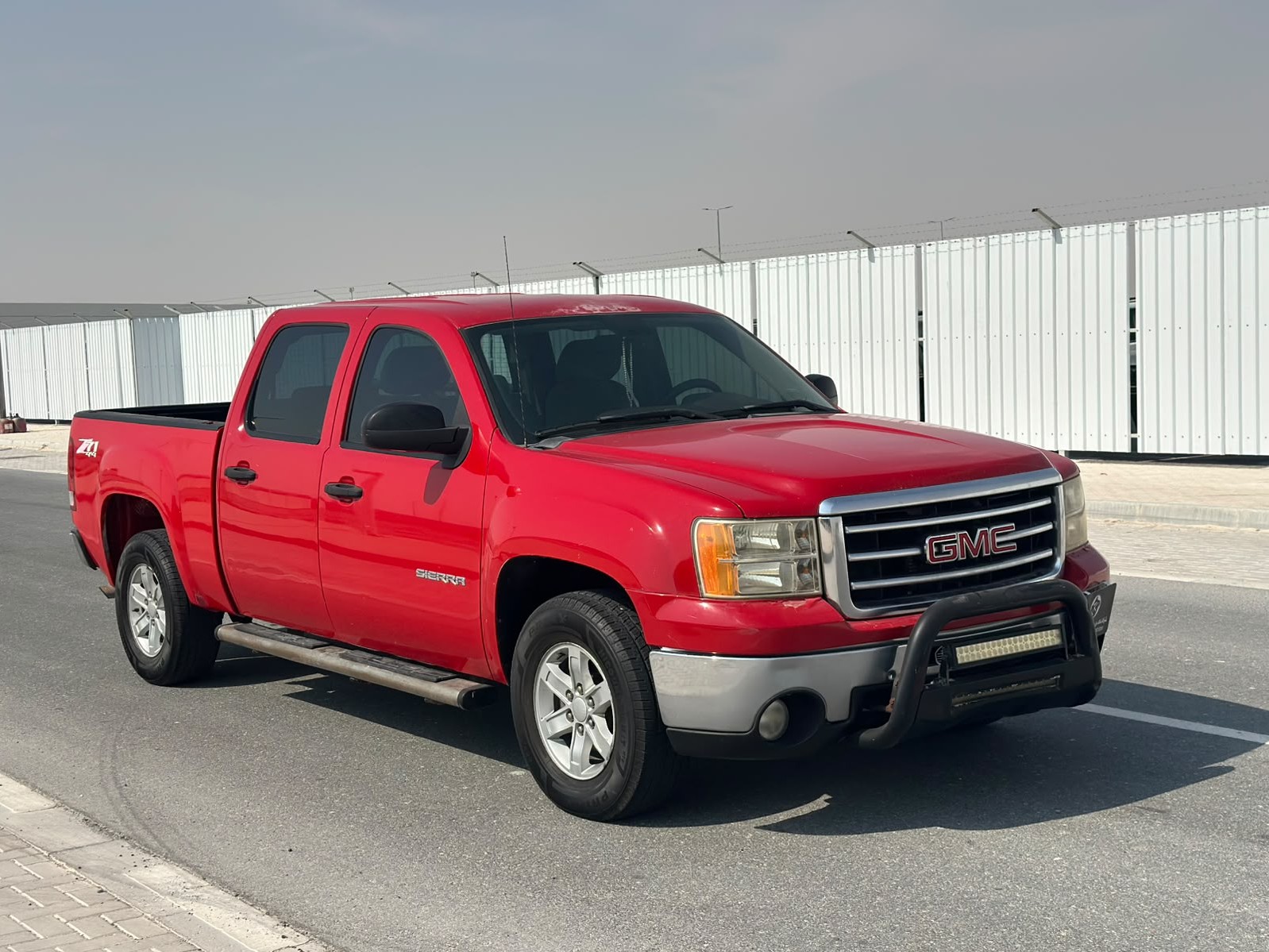 GMC Sierra 2013 - Image 1