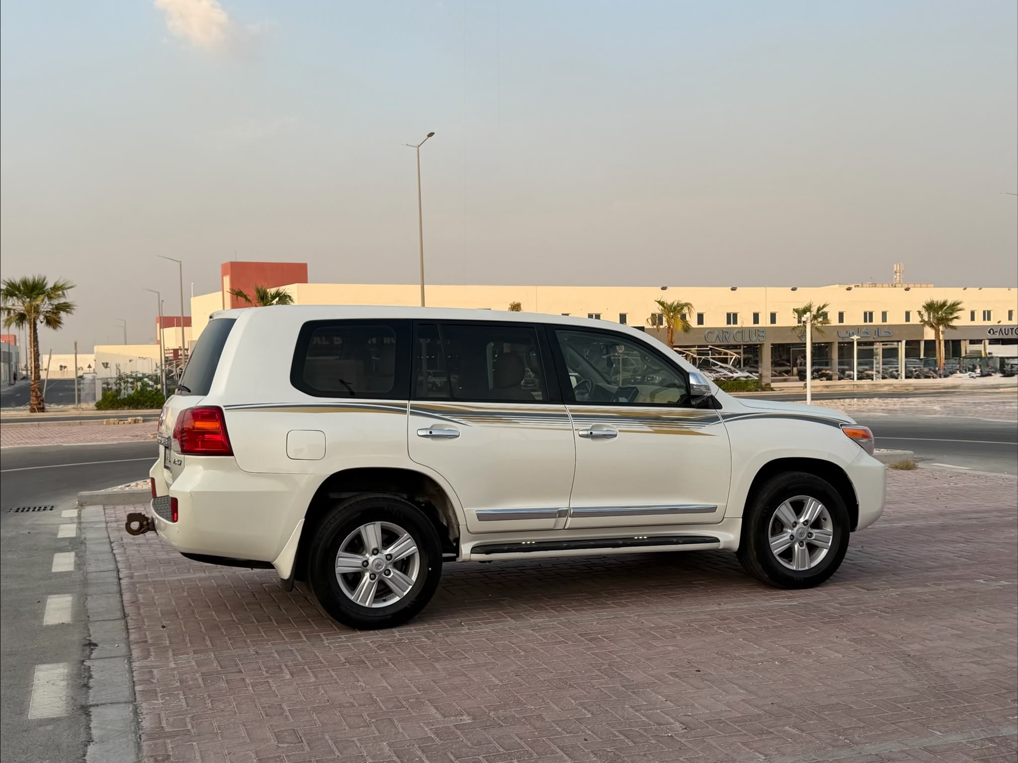 Toyota Land Cruiser GXR v8 2015 - Image 3