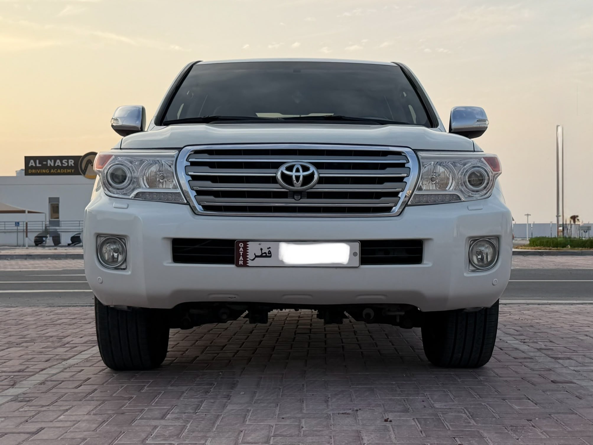 Toyota Land Cruiser GXR v8 2015 - Image 2