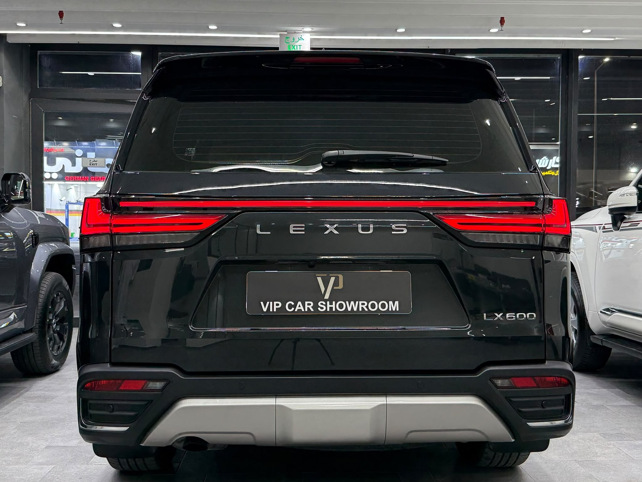 Lexus LX 600 Luxury  2023 - Image 4