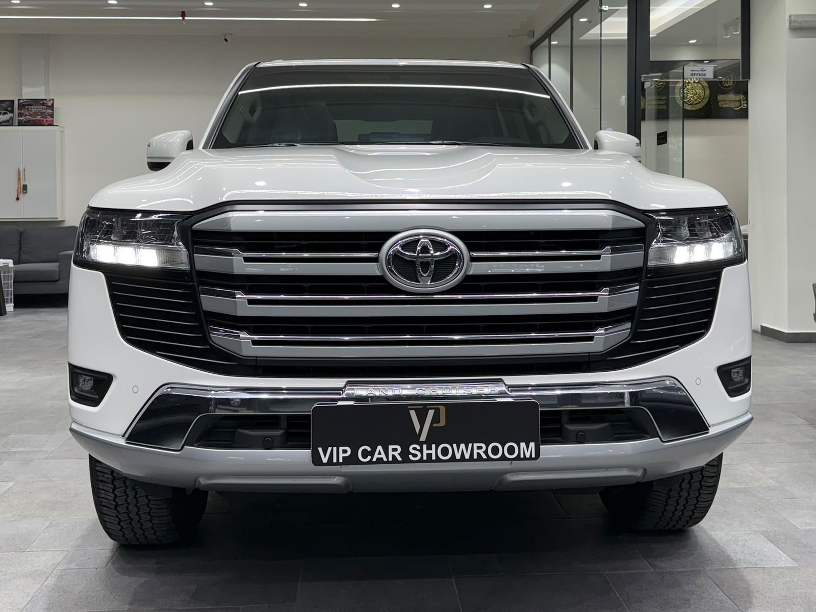 Toyota Land Cruiser GX.R 2026 - Image 2