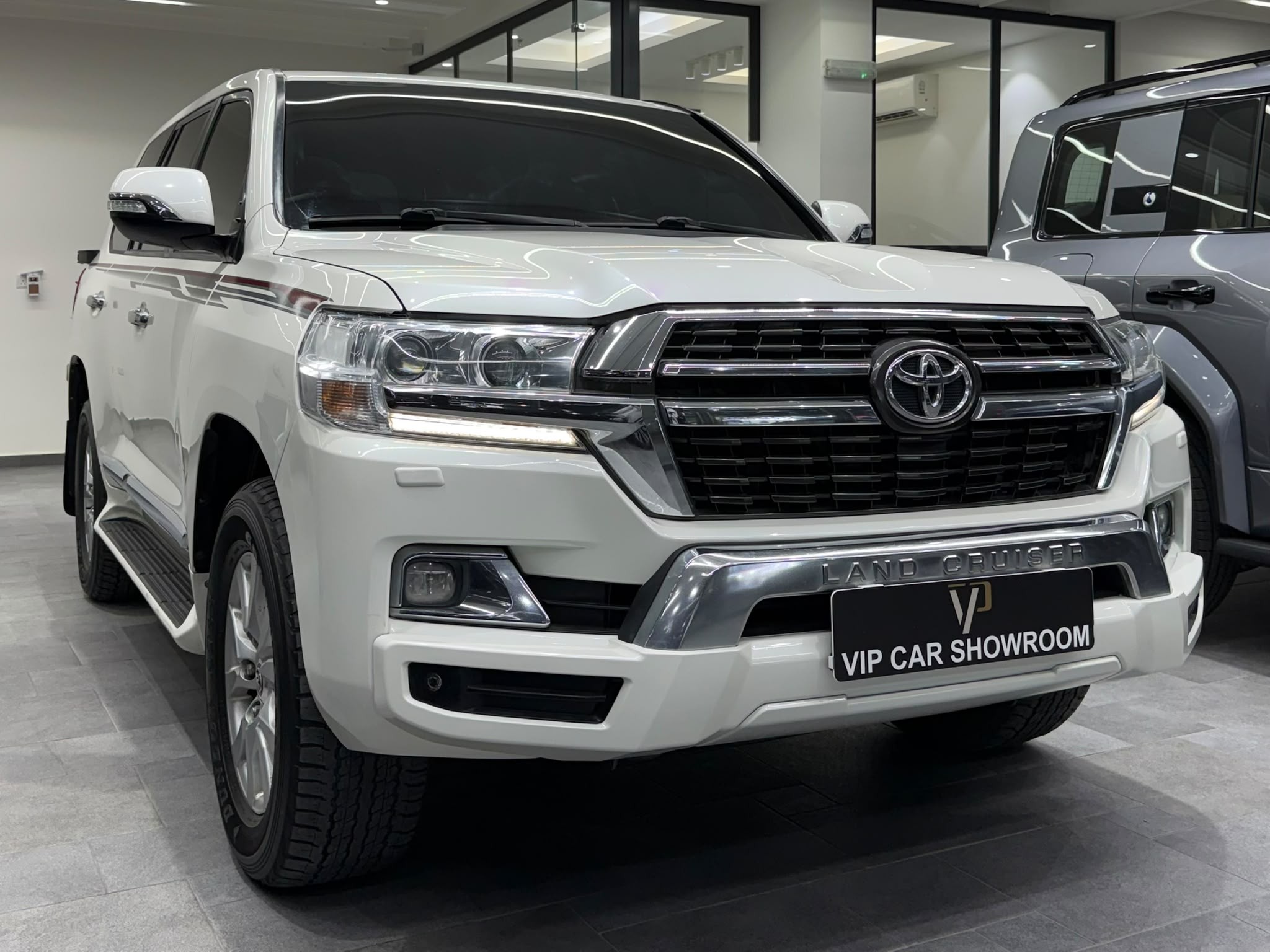Toyota Land Cruiser GXR v8 2016 - Image 1