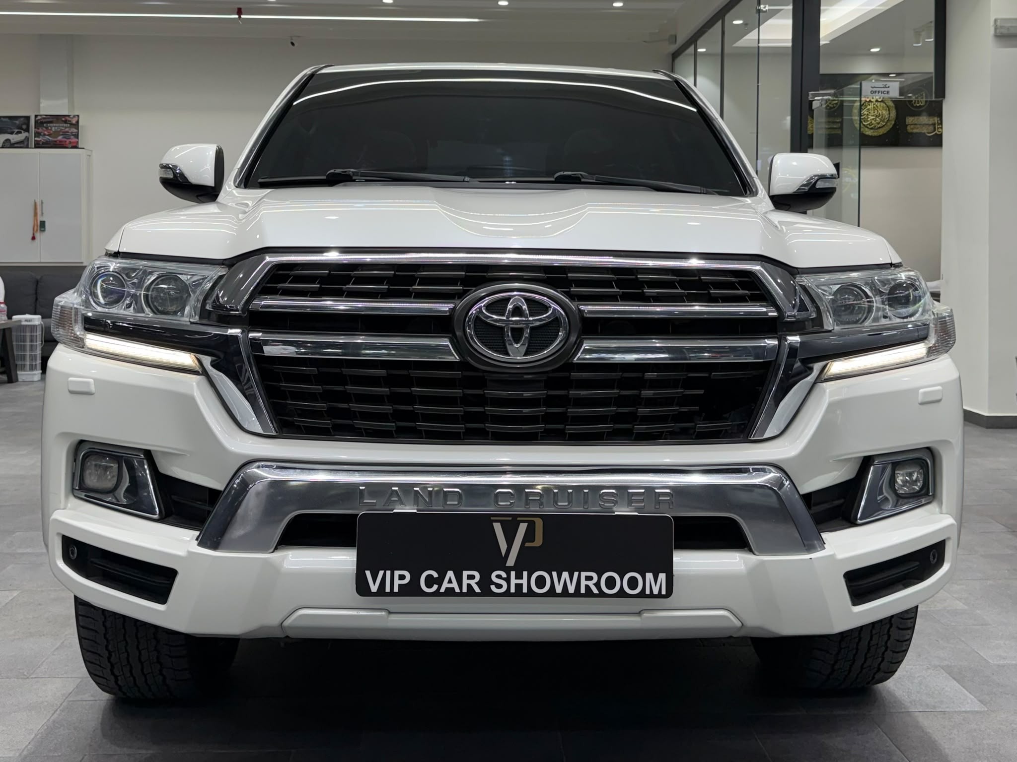Toyota Land Cruiser GXR v8 2016 - Image 2