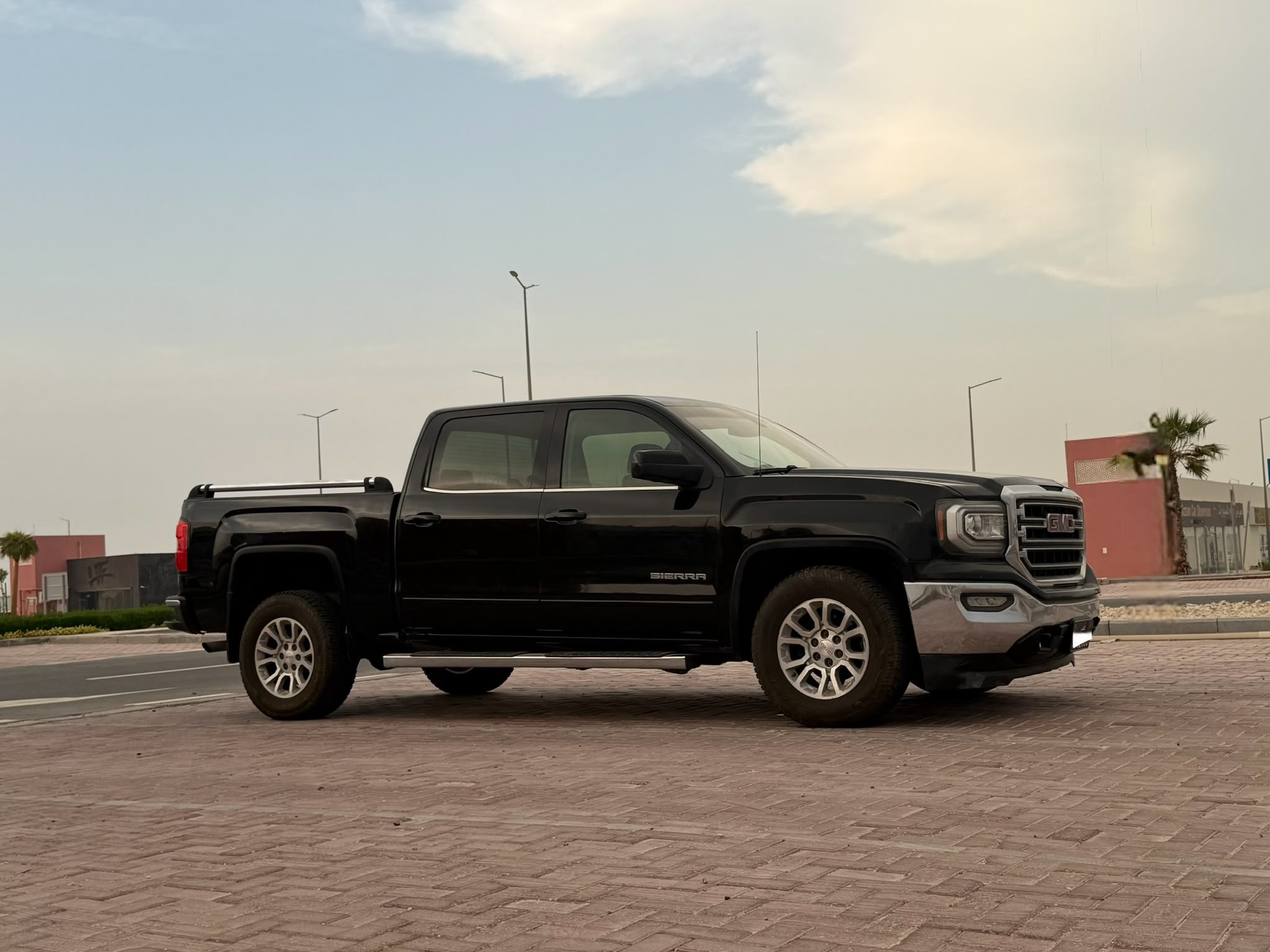 GMC Sierra 2016 - Image 1
