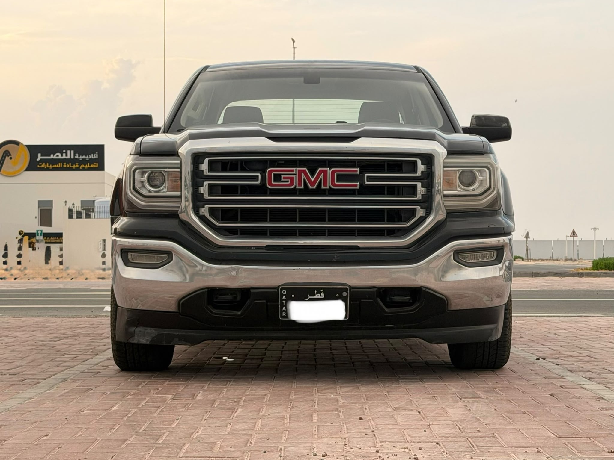 GMC Sierra 2016 - Image 2
