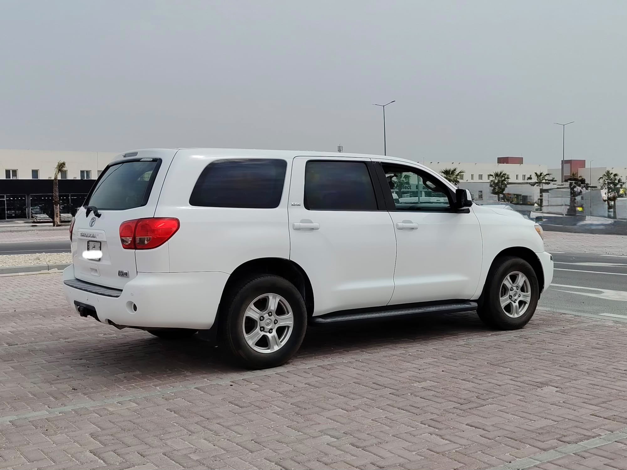 Toyota Sequoia SR5 2013 - Image 4
