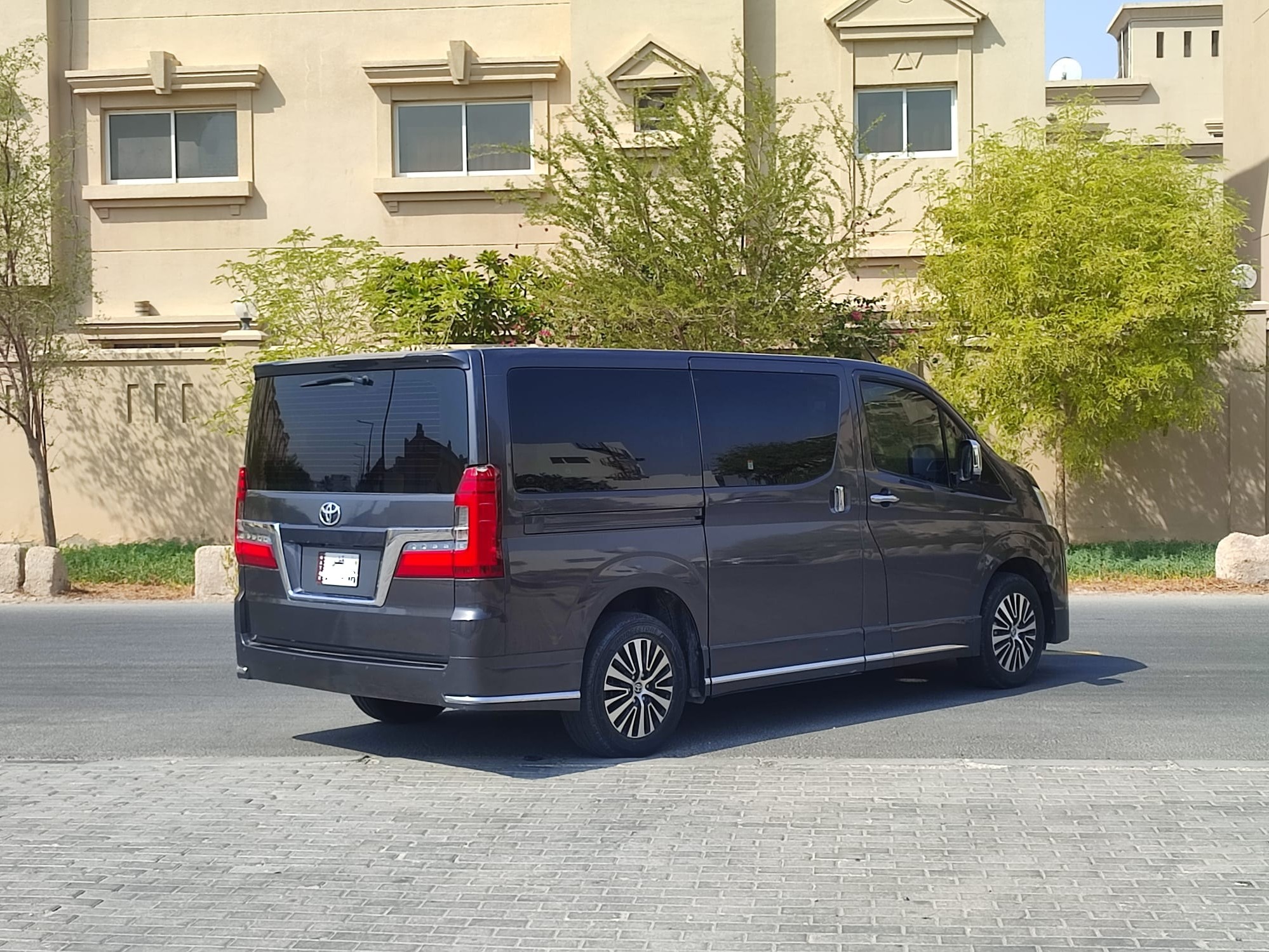Toyota Granvia premium  2024 - Image 4