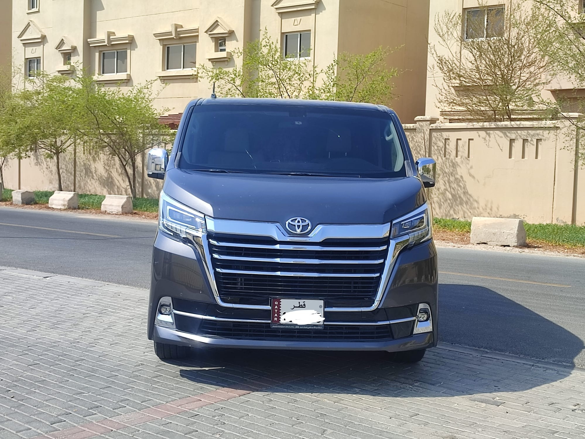 Toyota Granvia premium  2024 - Image 2