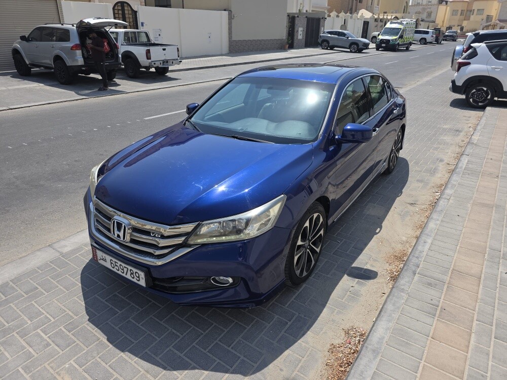Honda Accord sports  V6 2015 - Image 2