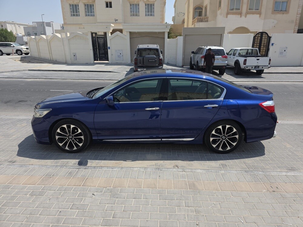 Honda Accord sports  V6 2015 - Image 4