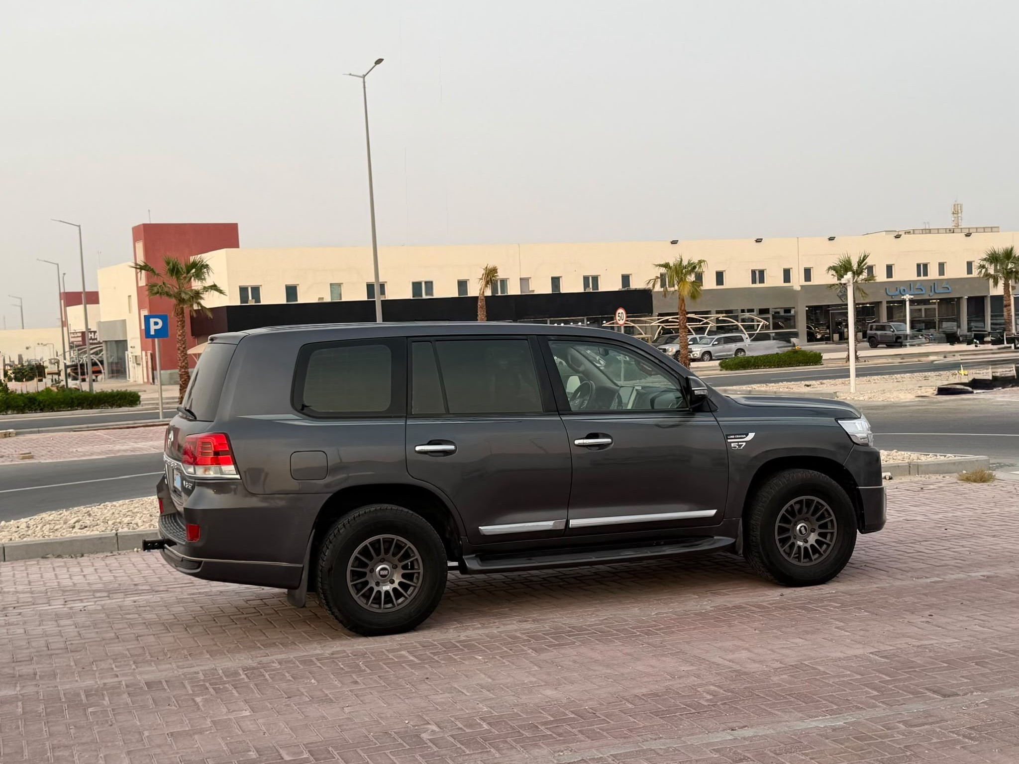 Toyota Land Cruiser VX.R 2012 - Image 3