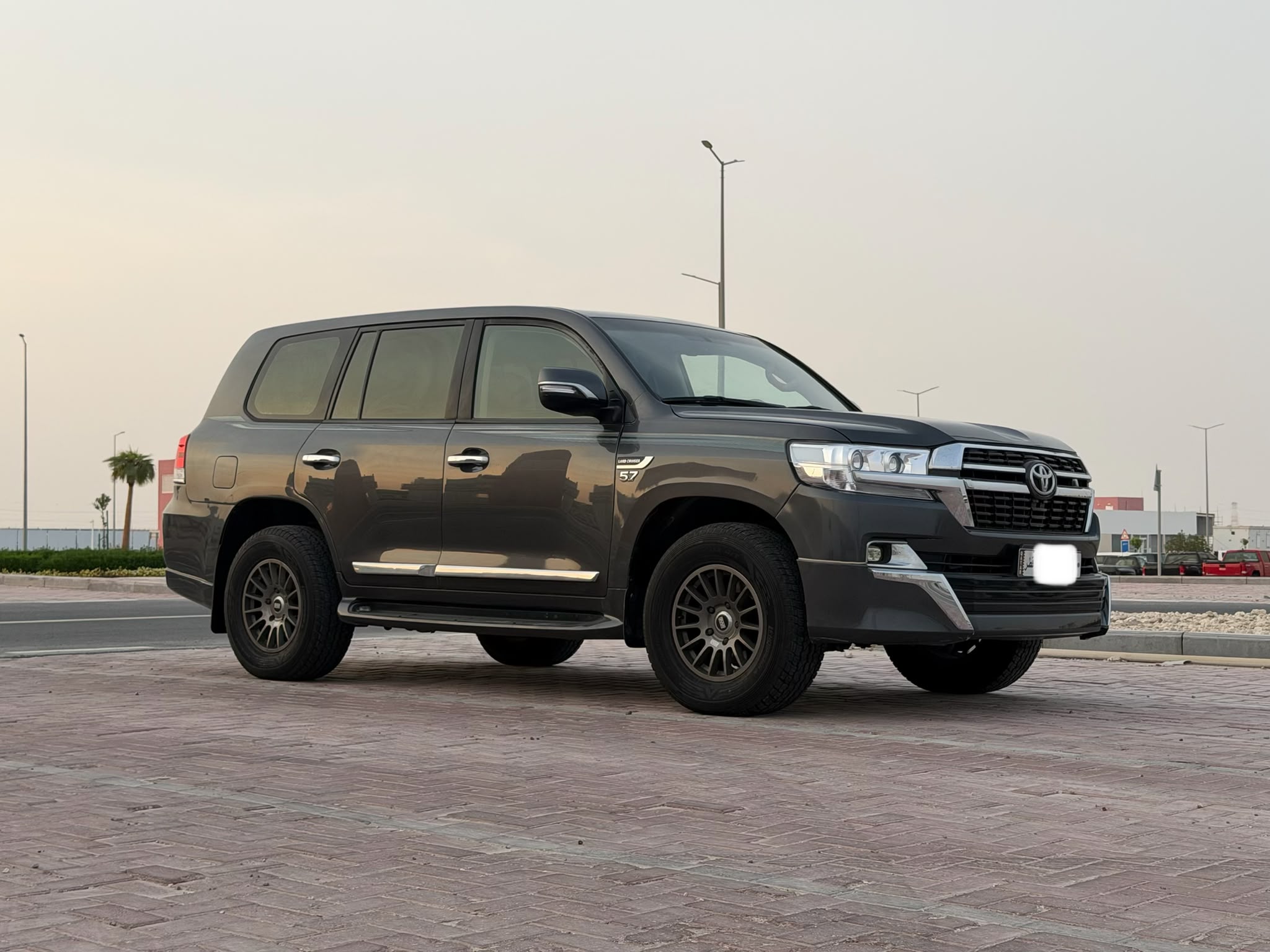 Toyota Land Cruiser VX.R 2012 - Image 1