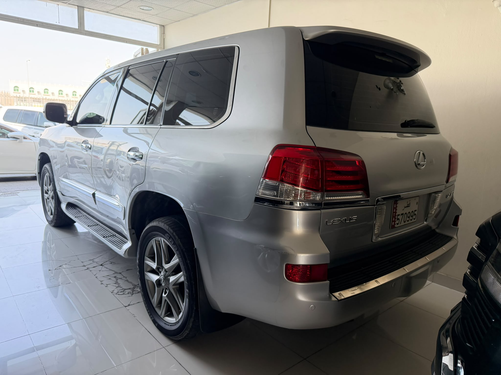Lexus LX 570 S 2013 - Image 3
