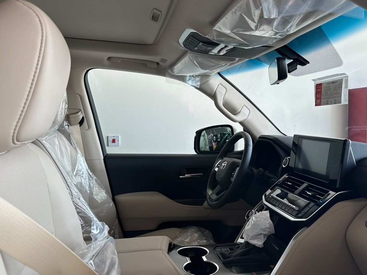 Toyota Land Cruiser GX.R 2026 - Image 2
