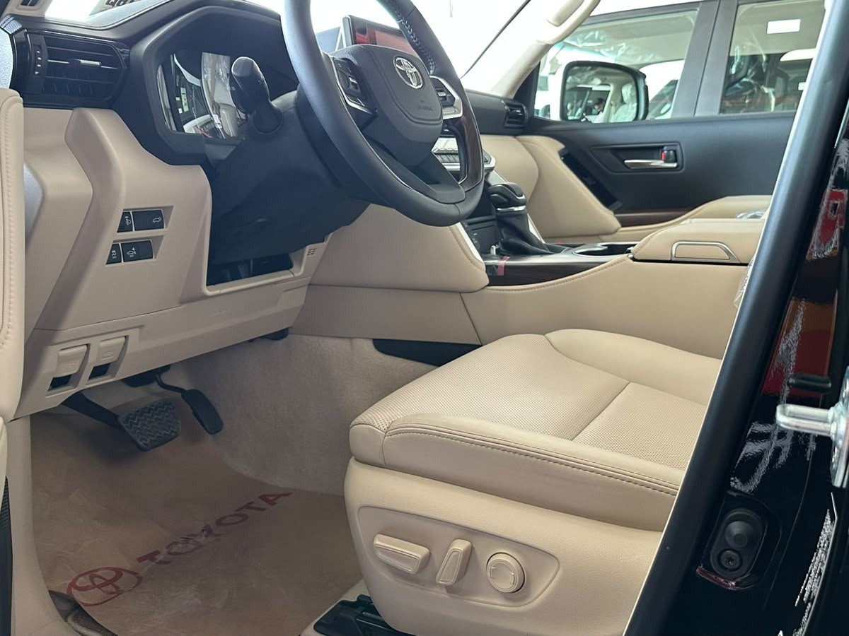 Toyota Land Cruiser GX.R 2026 - Image 3