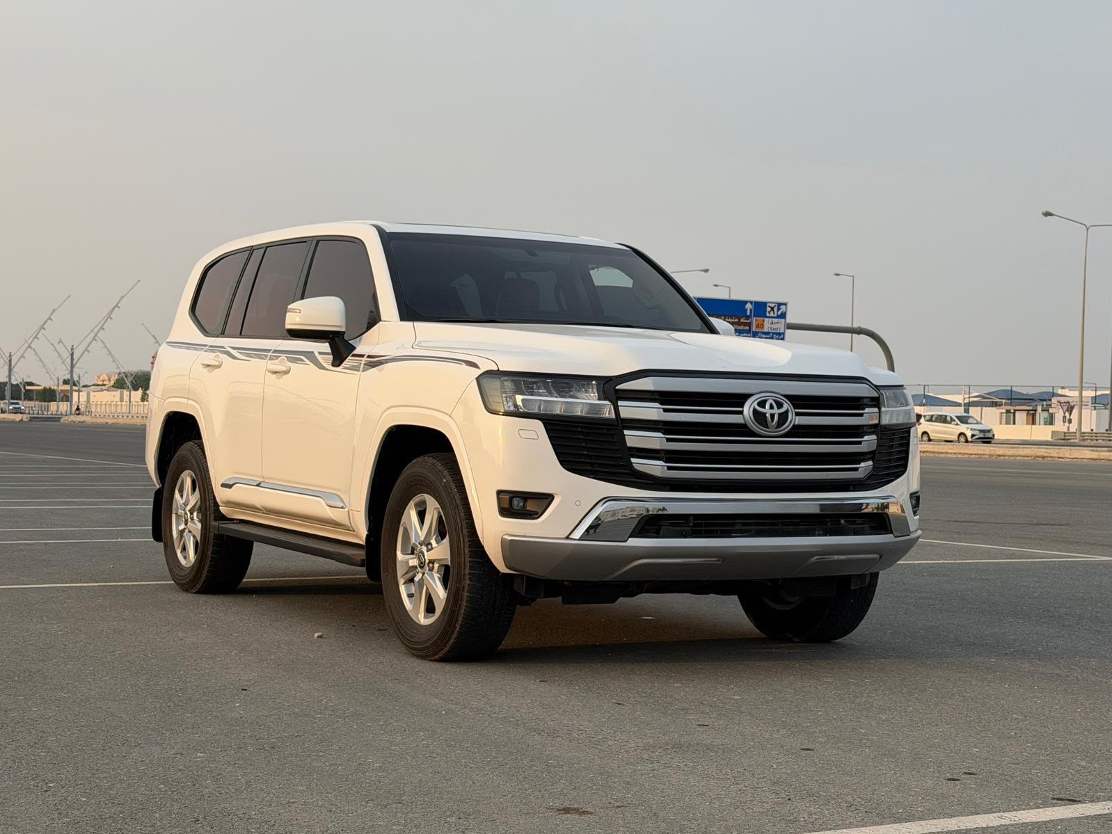 تويوتا لاند كروزر جي اكس ار v6 2024