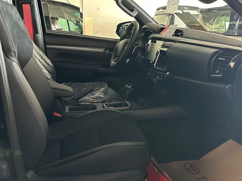 Toyota Hilux GR 2026 - Image 4