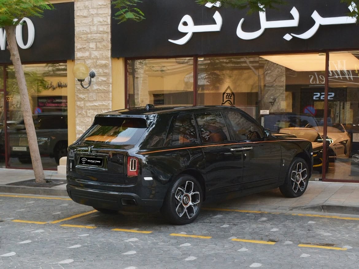 Rolls-Royce Cullinan Black Badge 2023 - Image 4