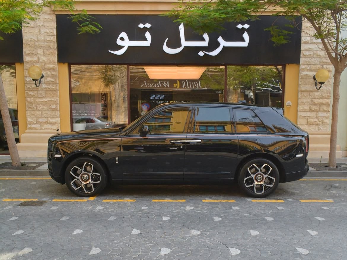 Rolls-Royce Cullinan Black Badge 2023 - Image 3