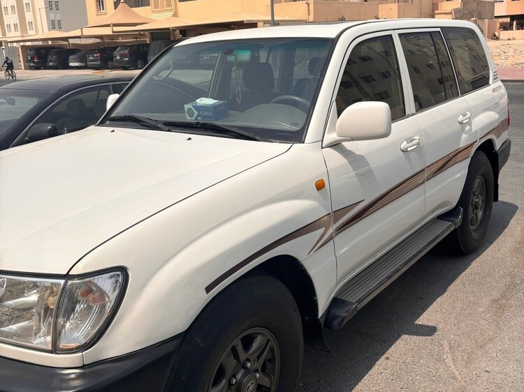 Toyota Land Cruiser GX 2001 - Image 1
